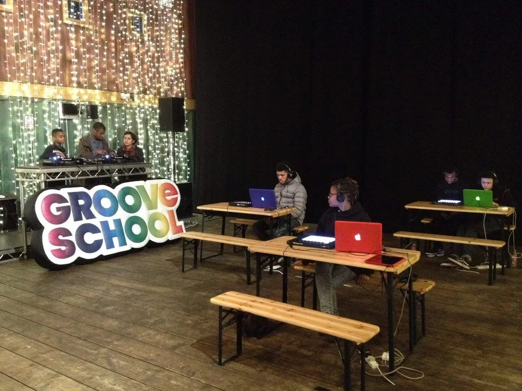 Grooveschool_Easter_Pop.jpg