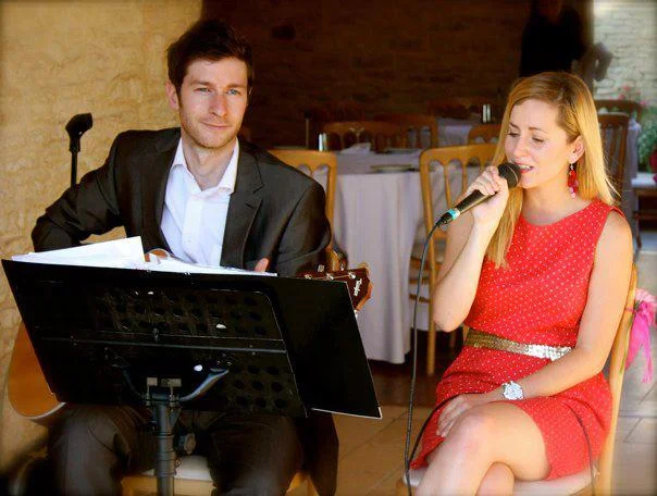 Acoustic Duo performing at Notley Abbey in Thame