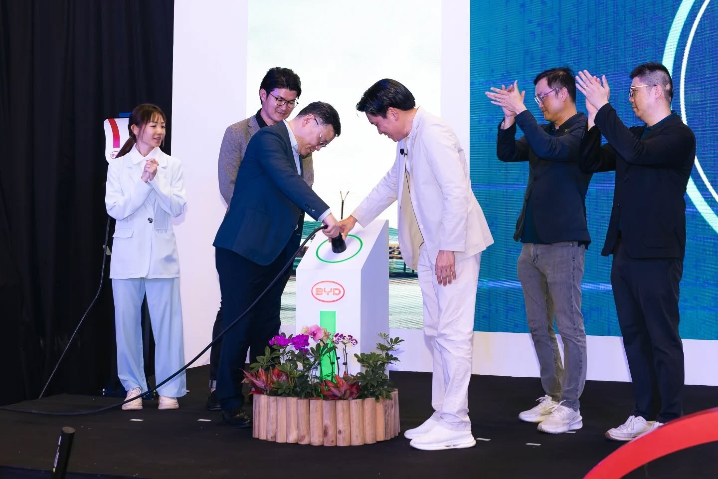 Highlights from the BYD T35 Launch. Swipe through the moments and imagine what we can create for your brand. Ready to capture your next milestone? Let&rsquo;s make it unforgettable. 📸⚡

#bydsingapore #windowhousemedia #snapwithcanon #singapore #pasi