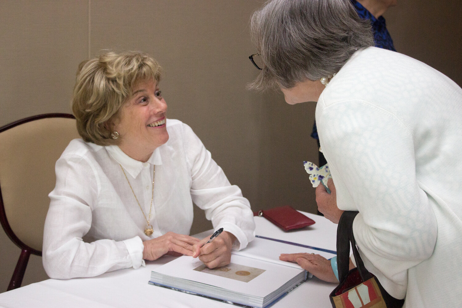 AUTHOR LINDA JANE HOLDEN BOOK SIGNING