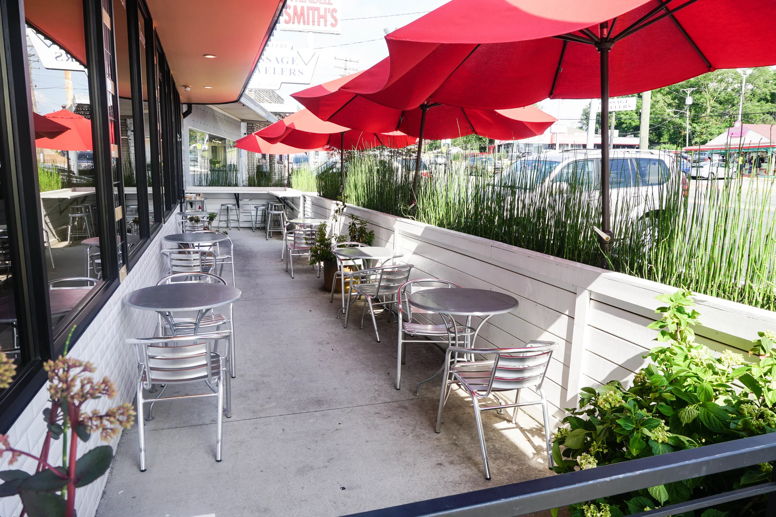 restaurant-patio-nashville-eio-and-the-hive-where-to-eat-nash-organic.jpg