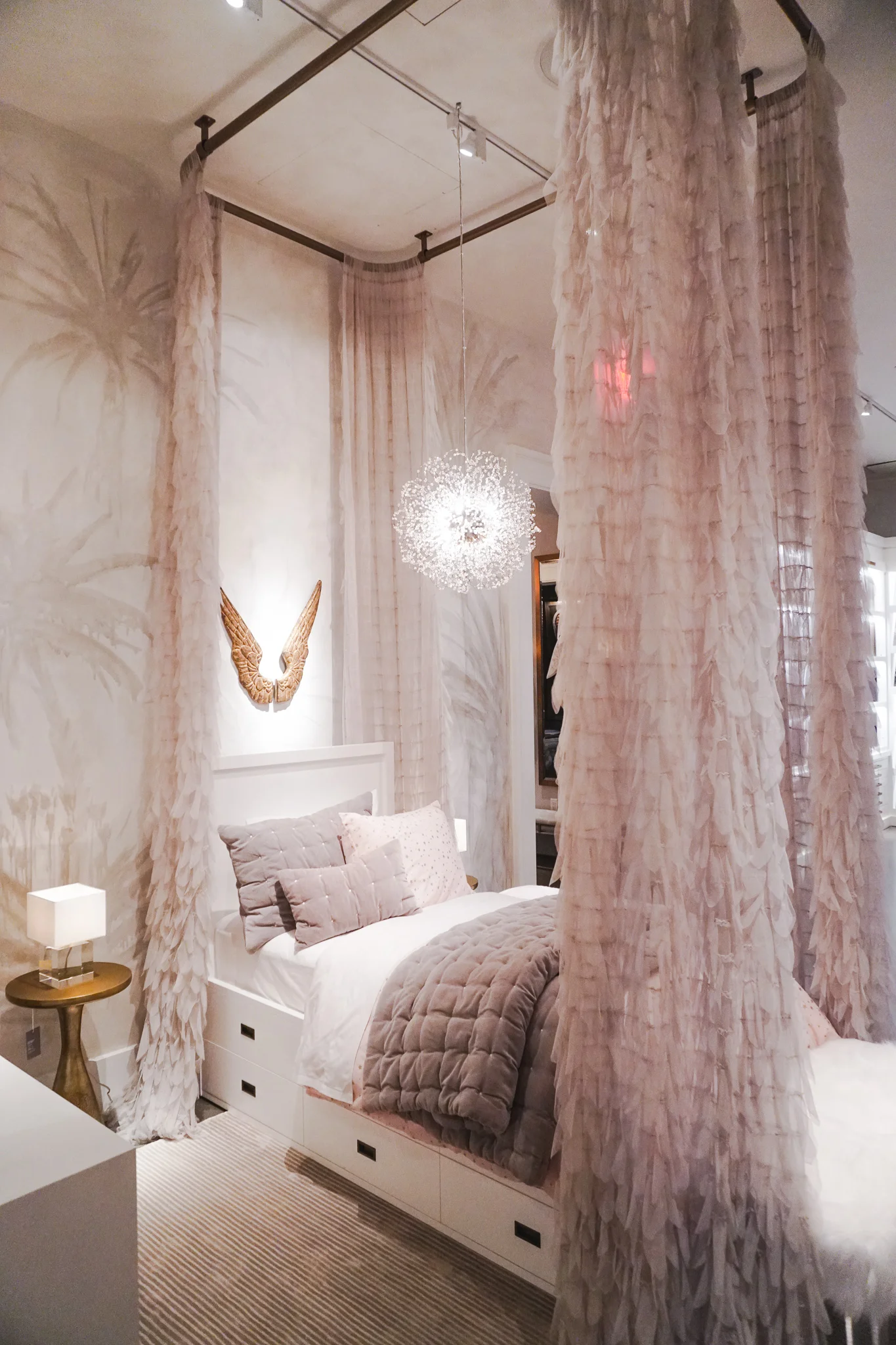 nashville-things-to-do-where-to-eat-restoration-hardware-cafe.jpg