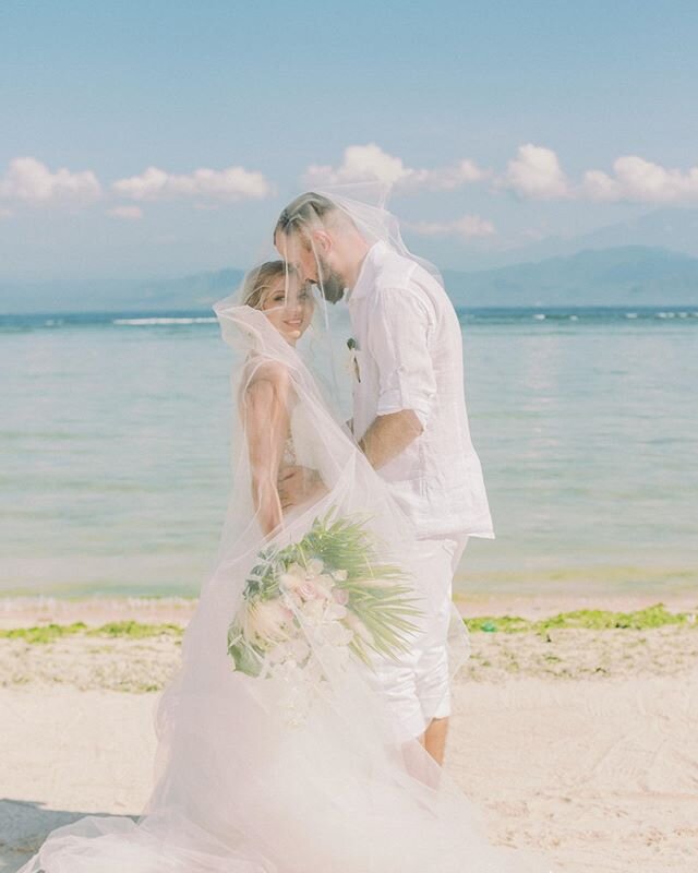 Lembongan wedding destination
&bull;
&bull;
&bull;

#photobugcommunity #junebugweddings #intimatewedding #weddingphotography #theweddingscoop #honeymoon #honeymoonphotography #elopementphotographer #baliweddingdestination #singaporewedding #australia