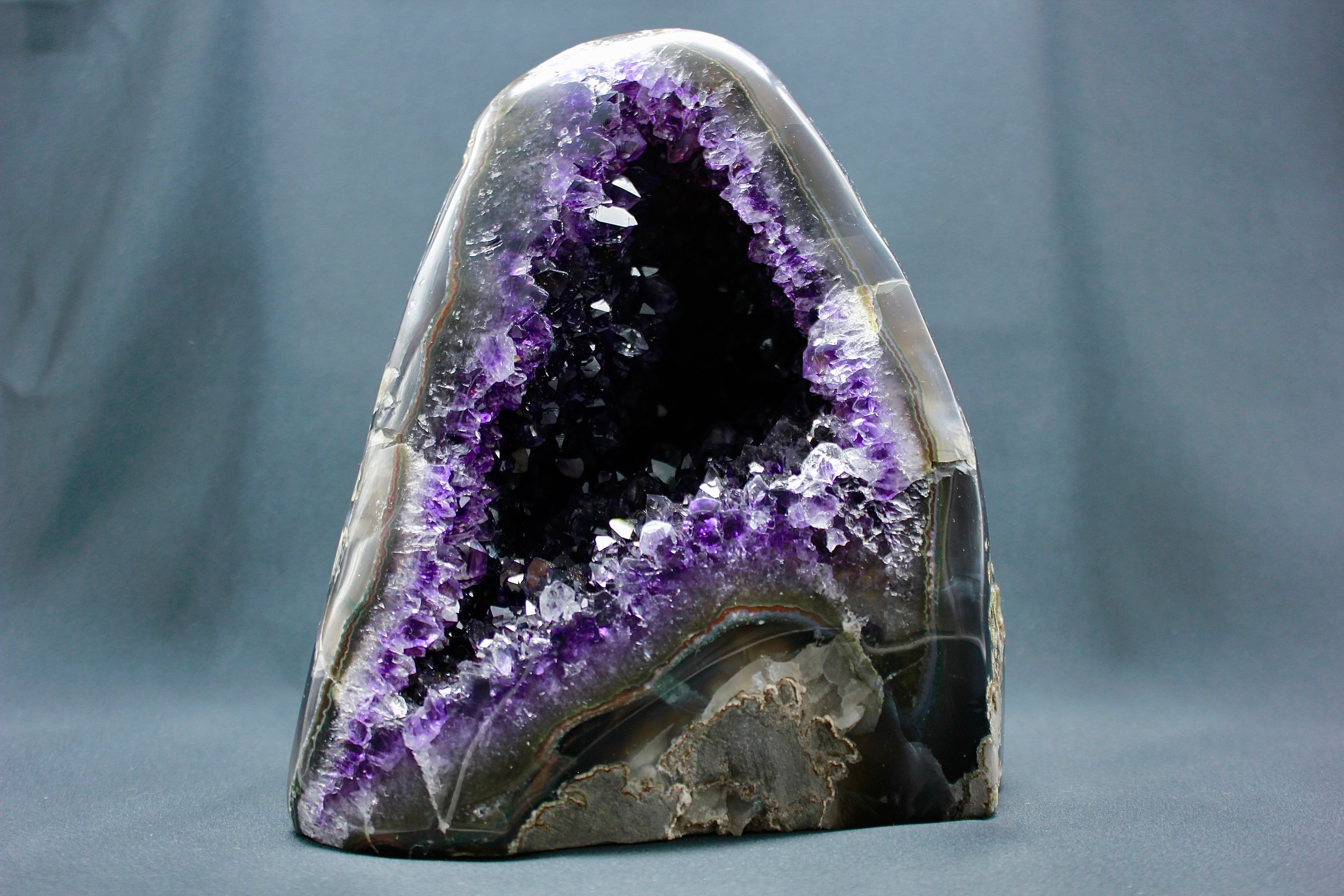 Uraguan Amethyst Geode (Sold) — Mermaid of Portobello