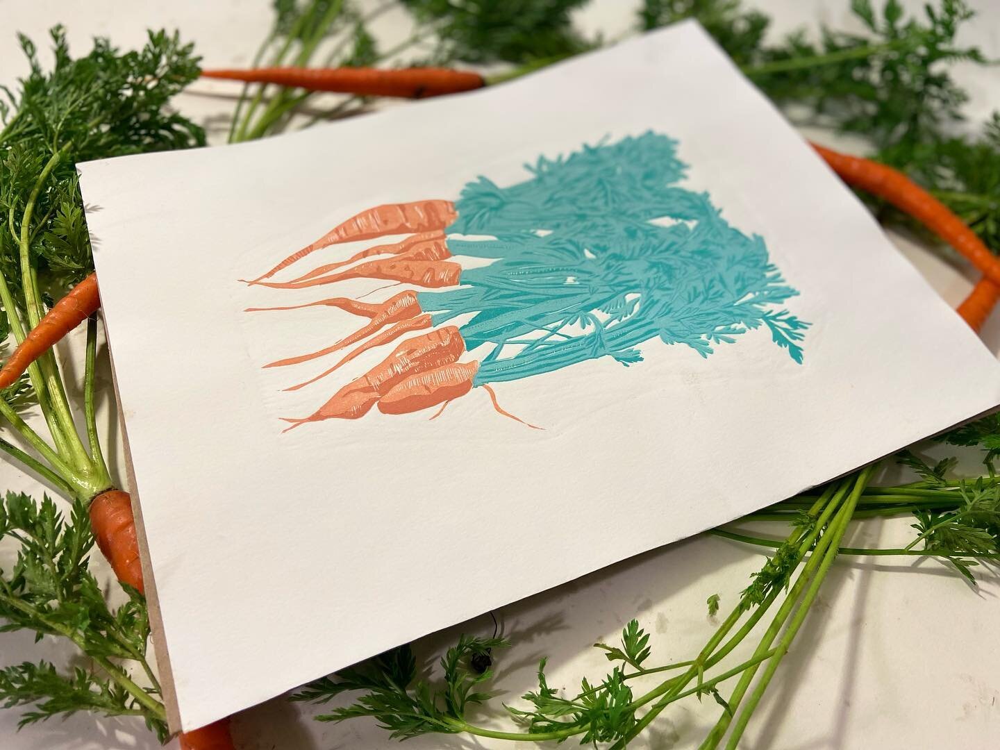 Any good carrot recipes this Thanksgiving? New winter grows prints for sale this weekend at Renegade Craft Austin! Come by and say hello 👋🏻 

#printmaking #printmaker #printisnotdead #reliefprint #reductionprint #austinartist