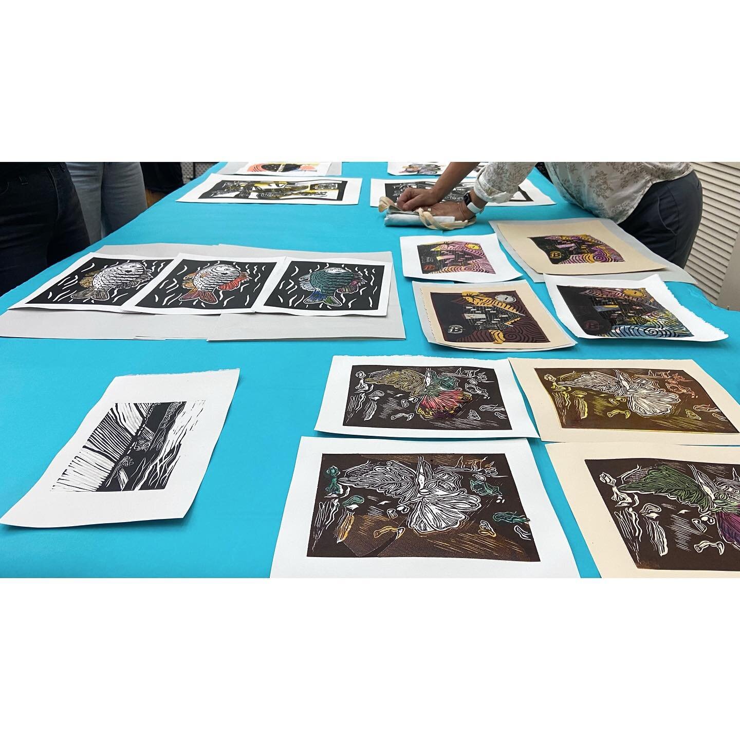 Finished teaching an amazing 7 week Experimental Printmaking class with a group of lovely and talented students. Scroll to see the final prints. 

Work in order:
1.  Allison S. 
2. Chris K. 
3. Diana H. 
4. Chloe M. 
5. Corrina J. 
6. Maryellen Q. 
7