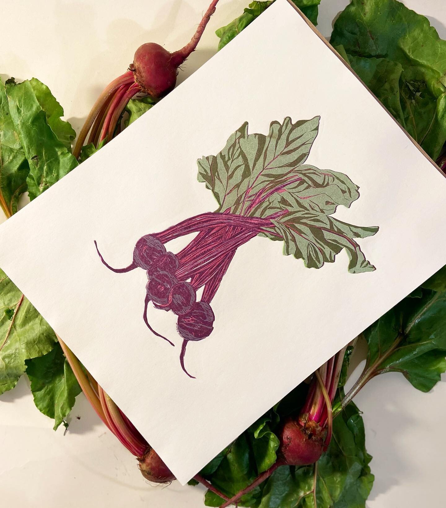 Beet It. 11x14 limited edition 5 color reduction print. All new prints are now available in my online shop! Enjoy 10% off with code FRIENDSANDFAM10 :) Link in bio. Thanks y&rsquo;all 👩🏻&zwj;🌾

#printmaking #printmakersofinstagram #printmaker #redu