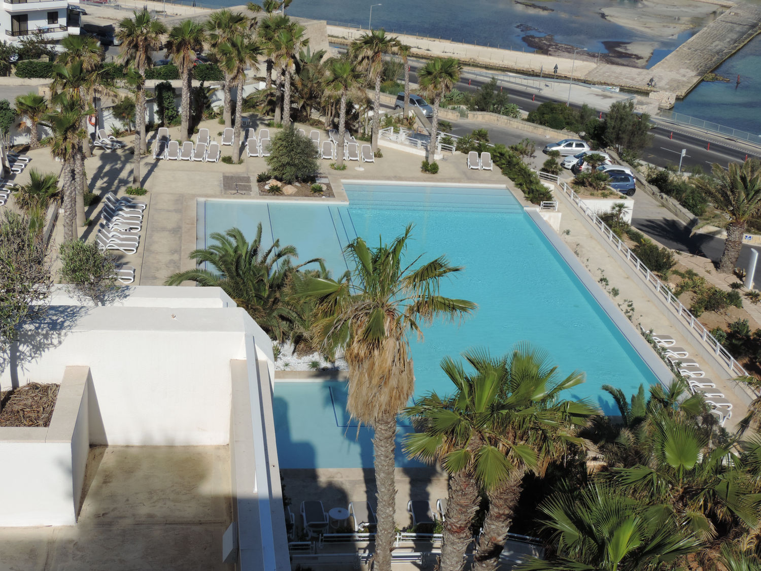 Salini Resort, piscina vista dall'alto