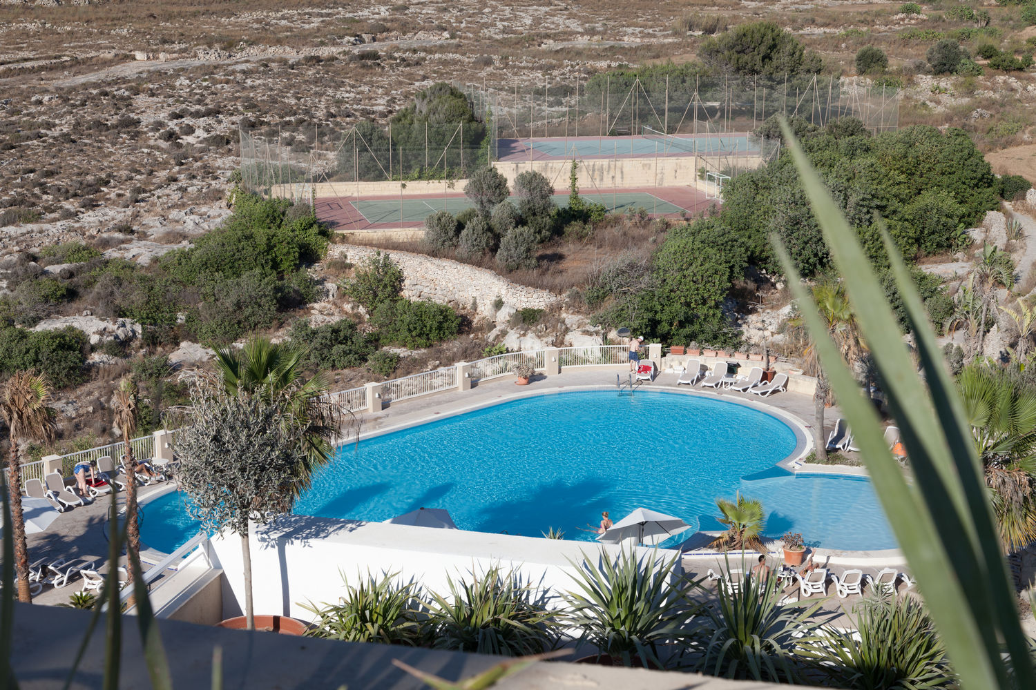 Salini Resort, piscina e campi da tennis