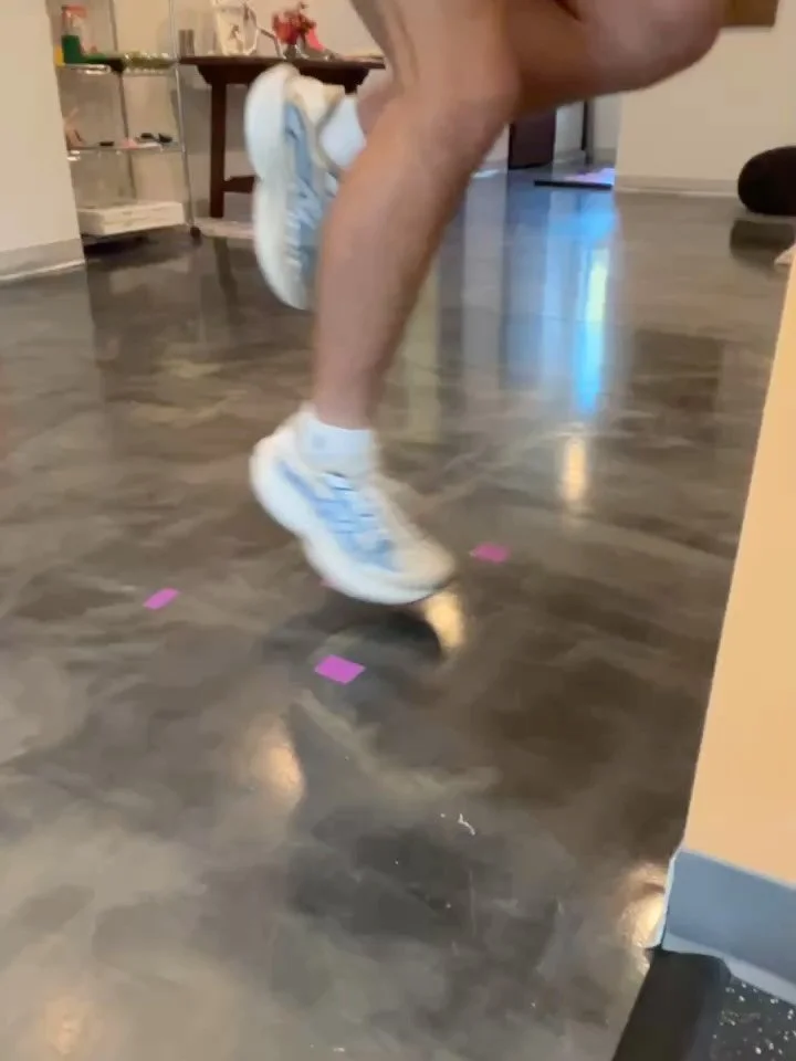 💥Agility and Plyometrics! Every runner needs to integrate these skills and particularly after an injury 
✅Many runners don&rsquo;t realize the decreased coordination or elastic return on the injured side when they return to running!

#RunAsheville #