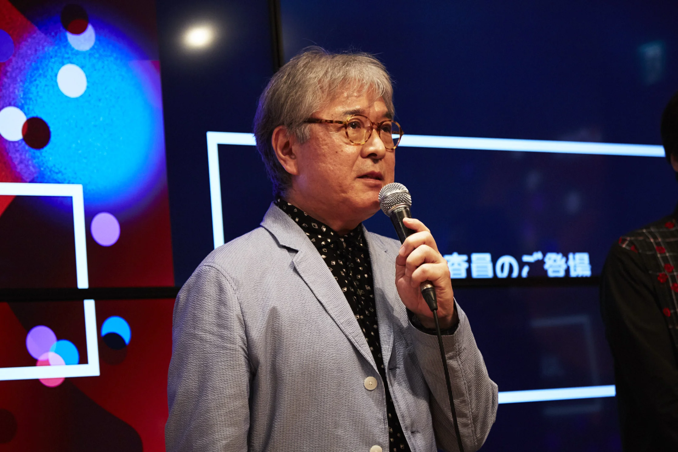 松武 秀樹氏(音楽家/シンセサイザー・プログラマー) 「視聴覚って、どの分野も完成形は存在しません。それは、どれも常に発展の可能性があるということ。わたしも音楽を作っていますが、いまだに完成形には辿り着いていません。重要なのは、今ある技術で何をするかということ。人がやっていないこと、見たことがないもの、聴いたことがないものを作ってほしいと思います。そして、作品の質は、クリエイターが持っている“DNA”に値します。自分のDNAを作品で表現してください」