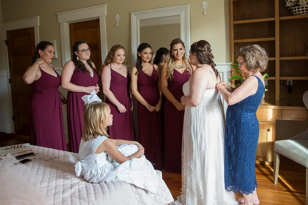 getting-ready-haley-jimmy-bluff-venue-dez-merrow-photography-wedding-2018-100-11.jpg
