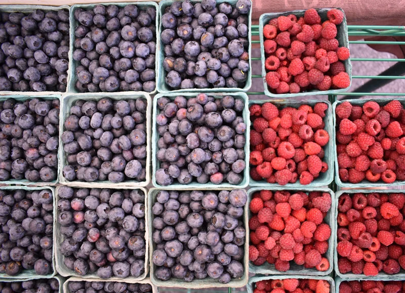blueberries_raspberries.jpg