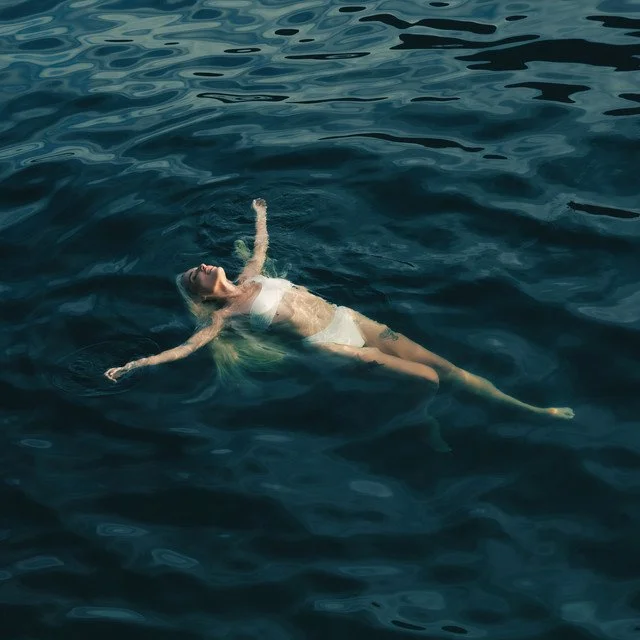 Elena Rose y Justin Quiles se unen en "Cosita linda", un afrobeat que celebra el amor