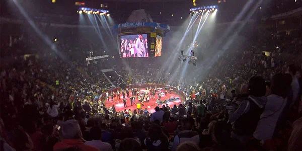 Más de 22 mil personas disfrutaron de la cumbia de Los Ángeles Azules