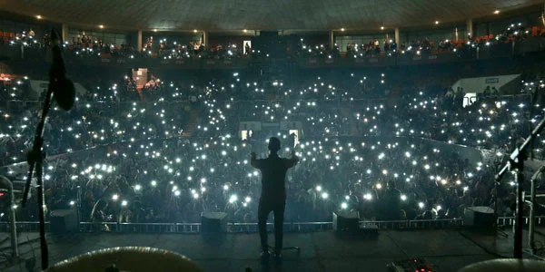 Moenia explotó su Fantom Tour en León y miles de personas se dejaron envolver por su synthpop