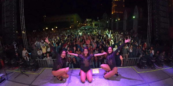 Con gran éxito María León se presentó en Oaxaca, Guanajuato y en el evento Bohemia 42 en CDMX