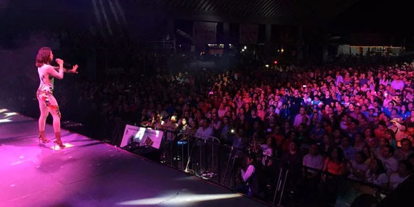 El #SargenTour de María León causa furor a lo largo de México