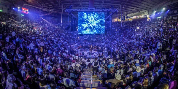 Pepe Aguilar llegó a Hermosillo con un lleno total