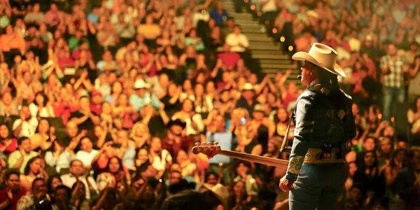 Con grandiosos shows y entrevistas en los principales medios de comunicación, Bronco continúa su exitoso recorrido por Estados Unidos