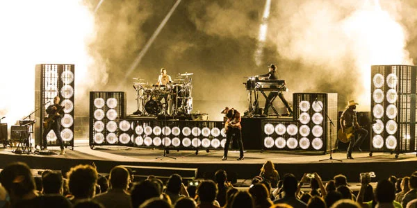 Kinky incendió Durango con sus beats; a una semana del lanzamiento, la edición en vinilo de su primer disco es considerada un clásico del rock latino