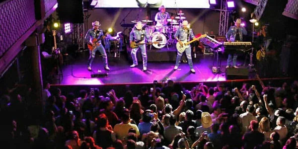 Bronco continúa conquistando Estados Unidos con su tour más exitoso