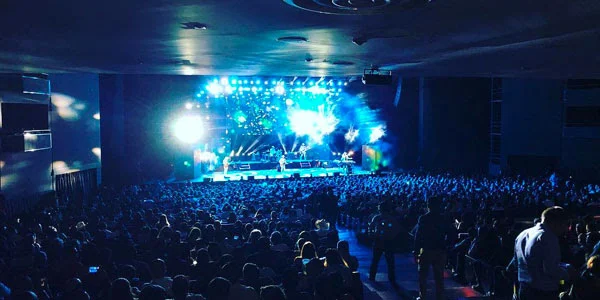 Bronco triunfó en Guadalajara durante su primera presentación en el Auditorio Telmex