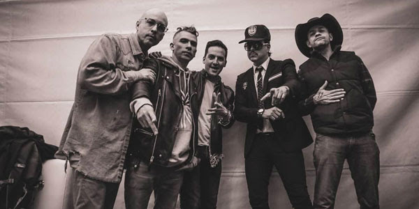 Kinky puso ritmo a la exclusiva fiesta de Reebok en la Ciudad de México