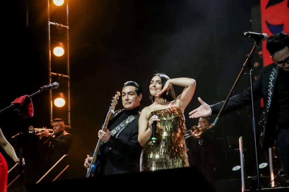 Los Ángeles Azules ofrecieron el primero de dos shows sinfónicos