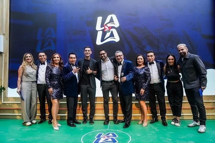 &iexcl;Cuando la pasi&oacute;n de M&eacute;xico se junta con la m&uacute;sica&hellip; se arma la fiesta! 🔊🇲🇽❤️&zwj;🔥

#Golalazo ⚽️

@lalamexico
@angelesazulesmx