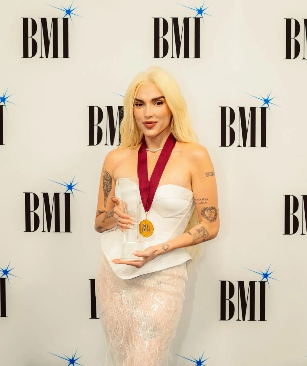 @elenarose haciendo historia❤️&zwj;🔥✨
#PremioBMI
@bmi