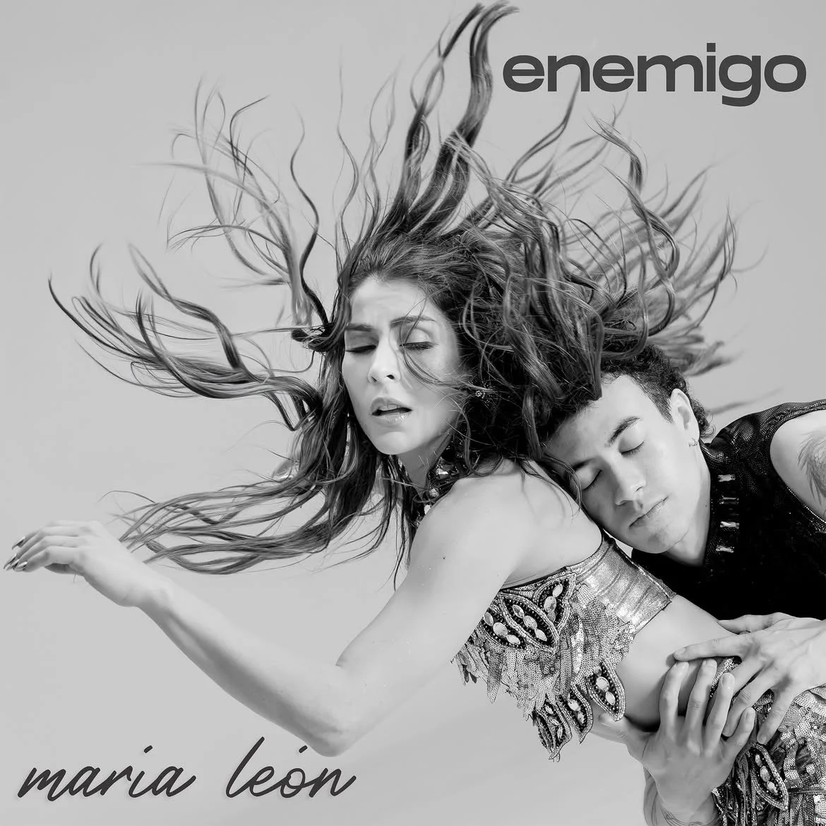 Portada oficial de &ldquo;enemigo&rdquo; de @sargentoleon 🚩. Disponible este jueves 6 de agosto. #EraDeVillana 
🔗 &iexcl;Pre-guarda en el enlace de historias!
