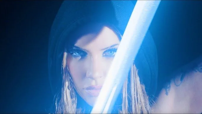 Karen Méndez renace en su nuevo sencillo “4 veces 4” de su próximo álbum