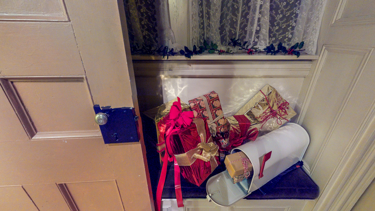 Rensselaer-County-Historic-Society-The-62nd-Annual-Holiday-Greens-Show-12022018_204330.jpg