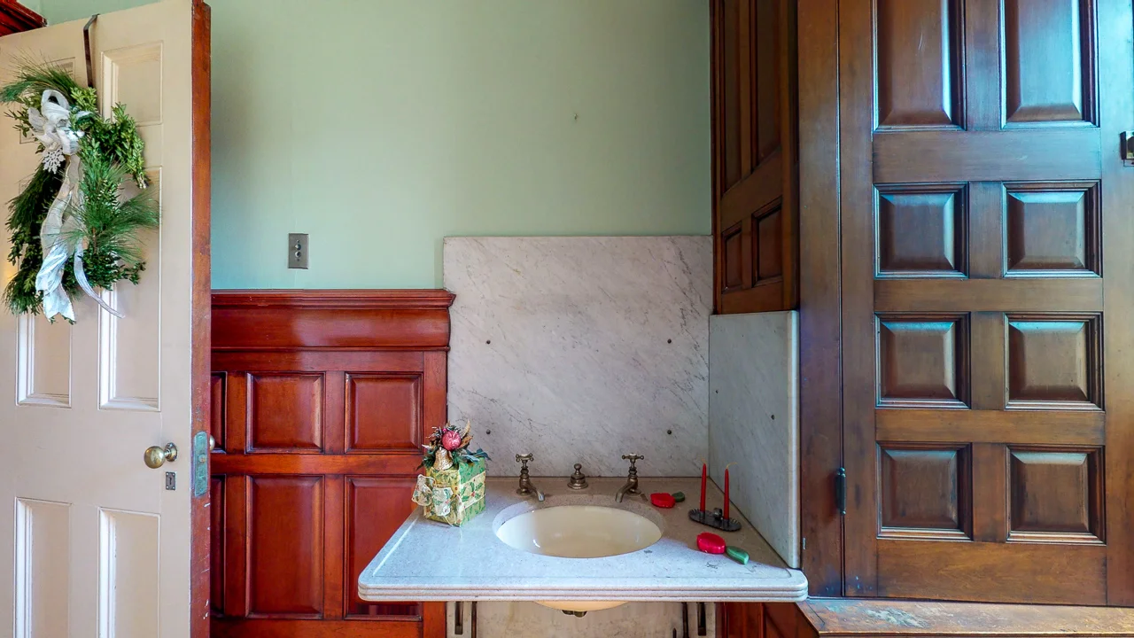 Ten-Broek-Mansion-12042018_121323.jpg