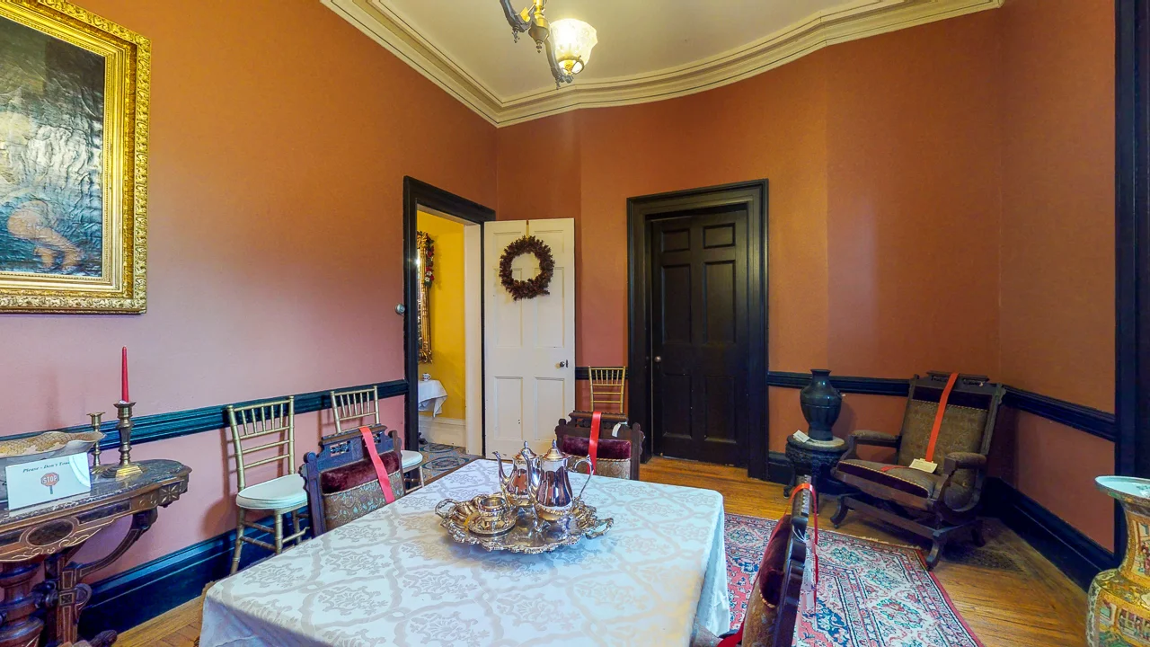 Ten-Broek-Mansion-12042018_113352.jpg