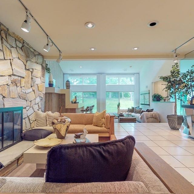 Modernist Living Room⠀
.⠀
.⠀
.⠀
.⠀
.⠀
.⠀
.⠀
.⠀
.⠀
.#realestateagent #livingroom #livingroomgoals #room #upstate #decor #loveitorlistit #homedesign #interiordesign #interiordesigner #homedecor #lovefordecor #decor #homedecor #realestatephotography #interiors #trends #hometrends #interior #home #homesweethome #livingroom #fireplace #listing #realestate #househunting #househunters #realtor #broker #hudsonvirtualtours⠀