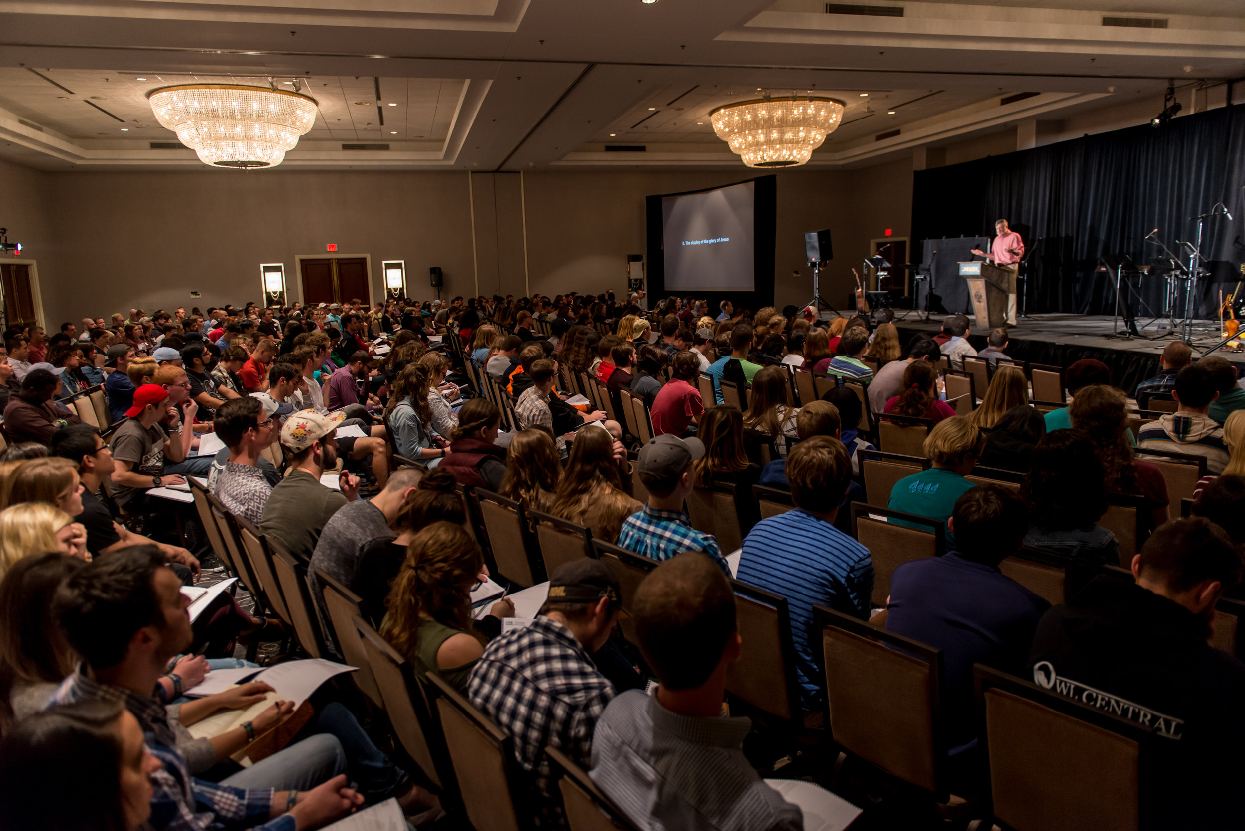 FC17-Crowd-Day1_004.jpg