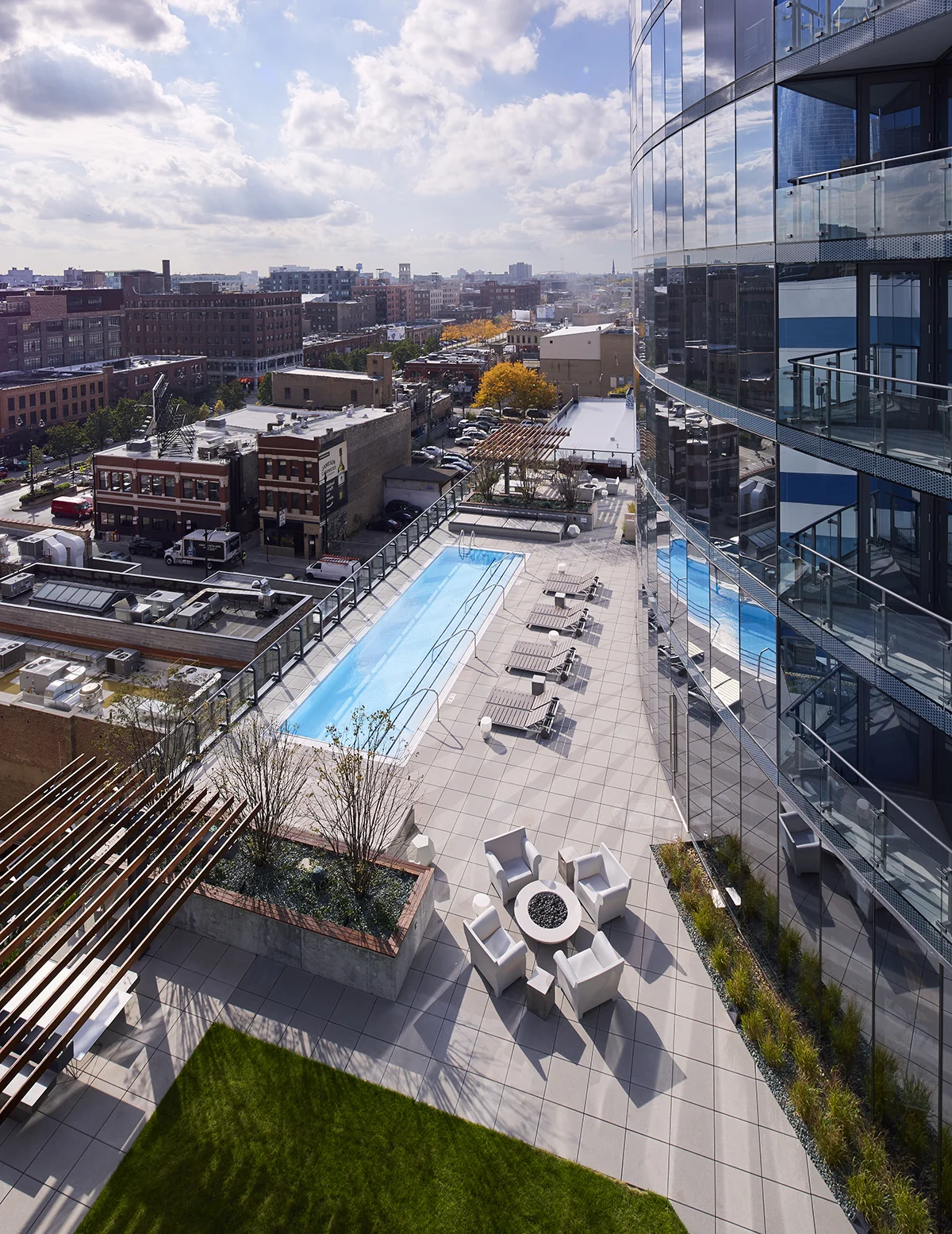 parker_poolDeck_02.jpg