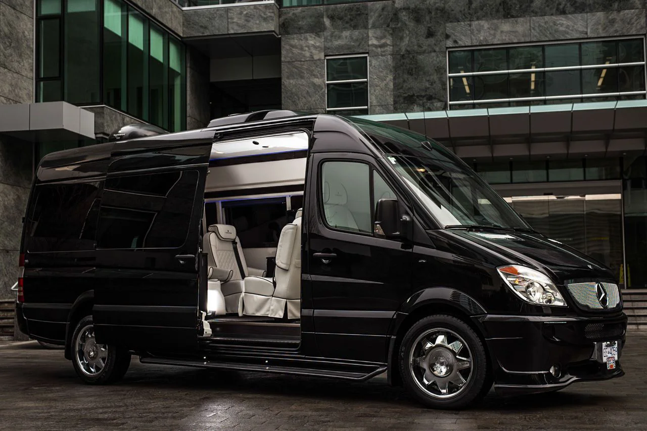 limobook-vancouver-limousine-mercedes-executive-van.jpg