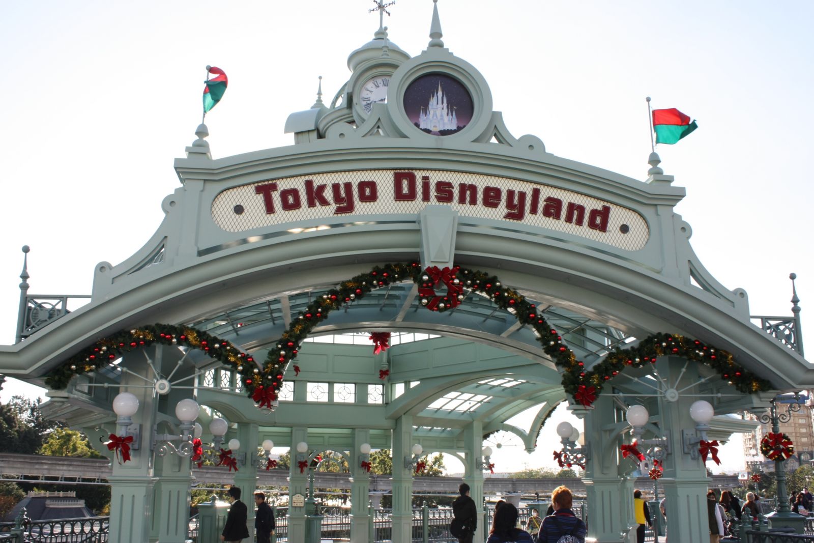 Tokyo Disneyland sign Christmas.JPG