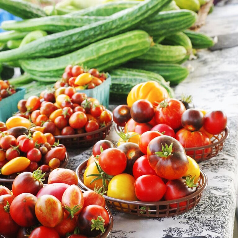 Mixed+tomatoes+with+cucumbers.jpg