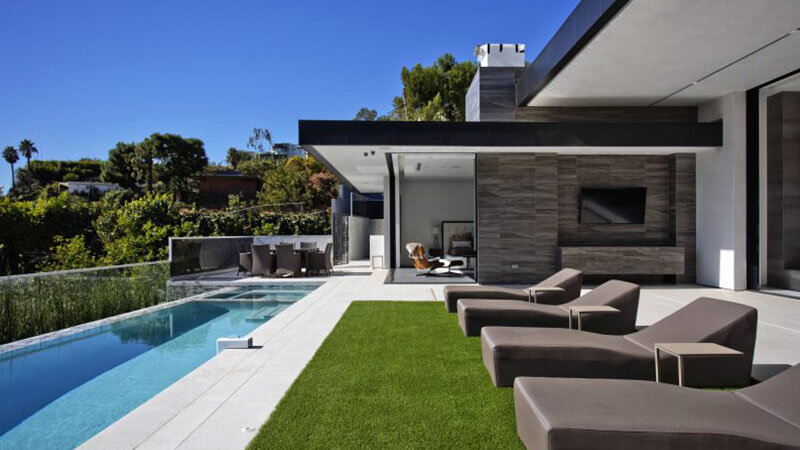 Contemporary pool