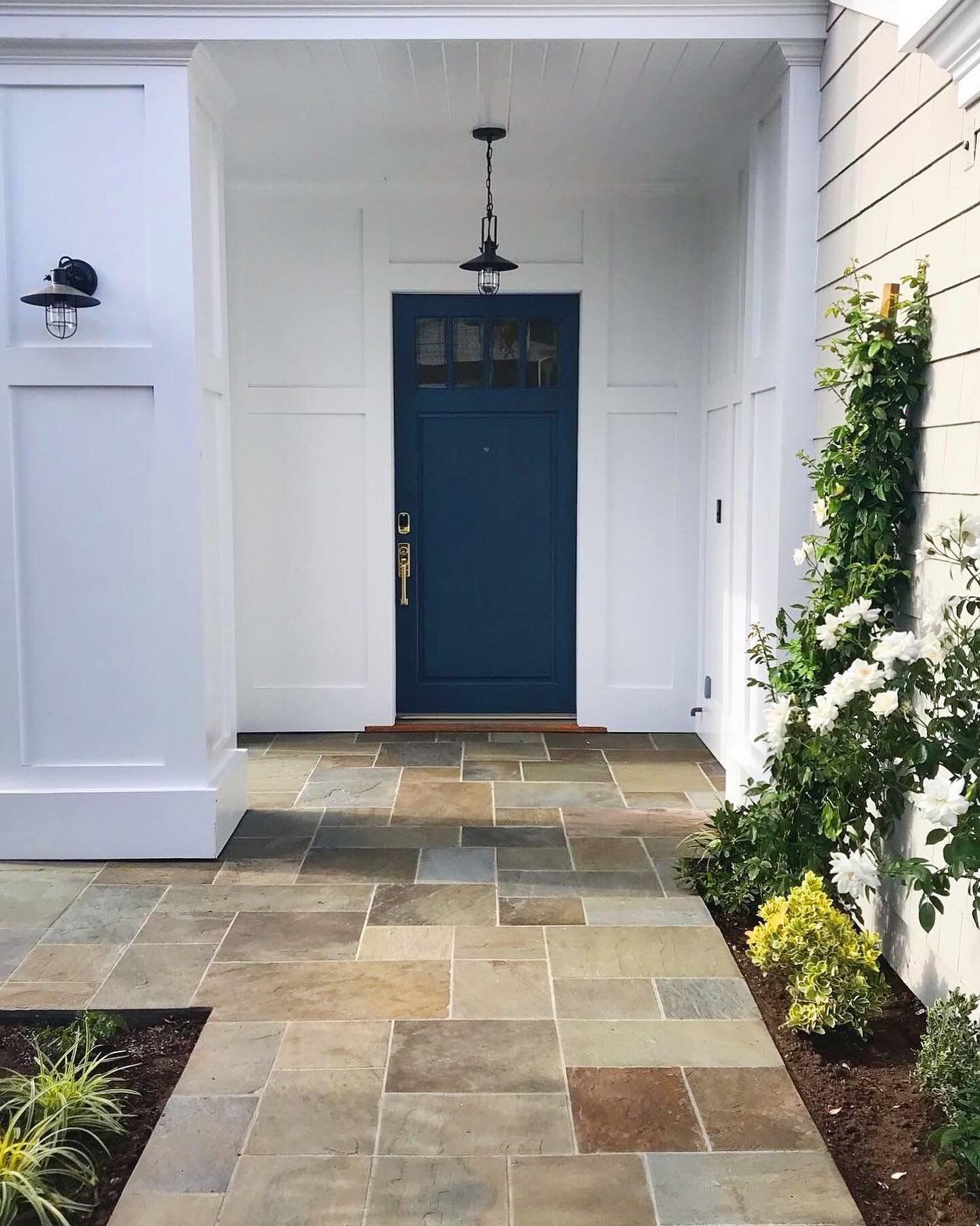 2/1/21 — They say when one door closes, another one opens... ⁣
⁣
So we hope this month provides you with a pathway to new inspiration just like this home’s new & improved front entrance! ✨⁣
⁣
Design & Installation: @botanicalandscape ⁣
Masonry: @gemi