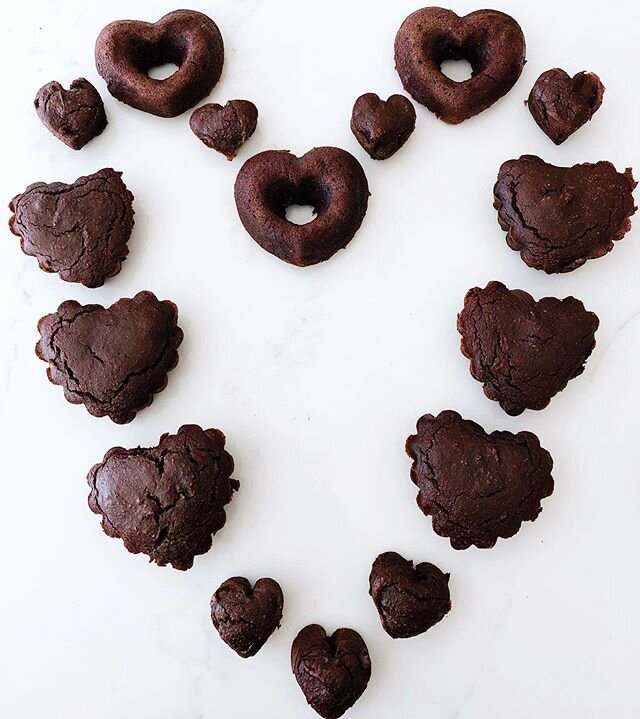 Any excuse for (no guilt) chocolate &amp; hearts &hearts;️ these cupcakes are a favorite in our house and only have a few healthy ingredients! Dates, almond milk, cacao, oat flour, baking powder, &amp; water. Yes, really!!! Drop a line below if you w