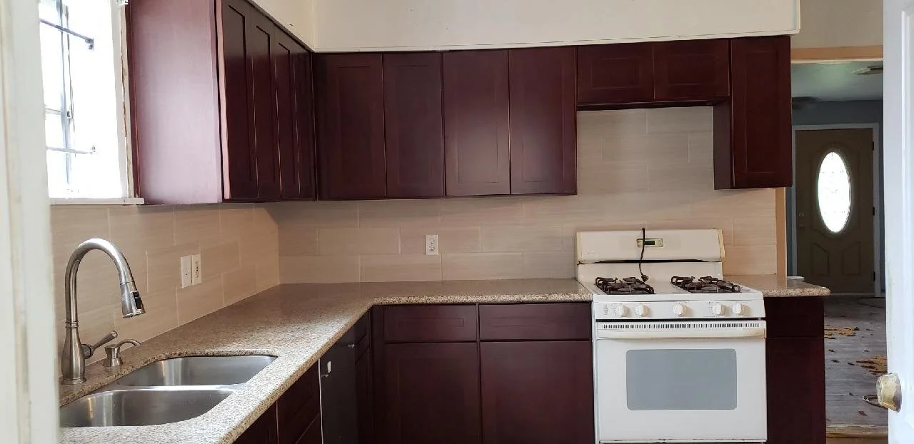 Before - Kitchen Cabinets