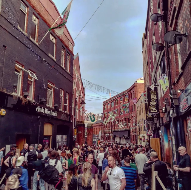 Hub outside crowd womanby street.jpg