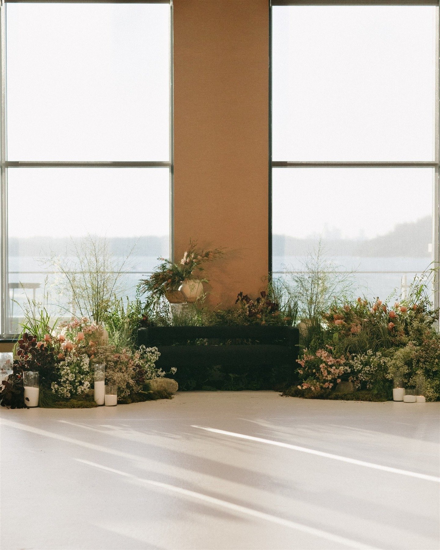 Engagement party details &mdash;

Planning + Design @amriandco
Venue @hyattlakewash
Photographer @tessashannonphoto
Florist @irisandfig 
Stationery @linenandpoppi
Linens @bbjlatavola
Draping @universaldecor
Rentals @hostedmodern @eventsbyedz
@ustinov