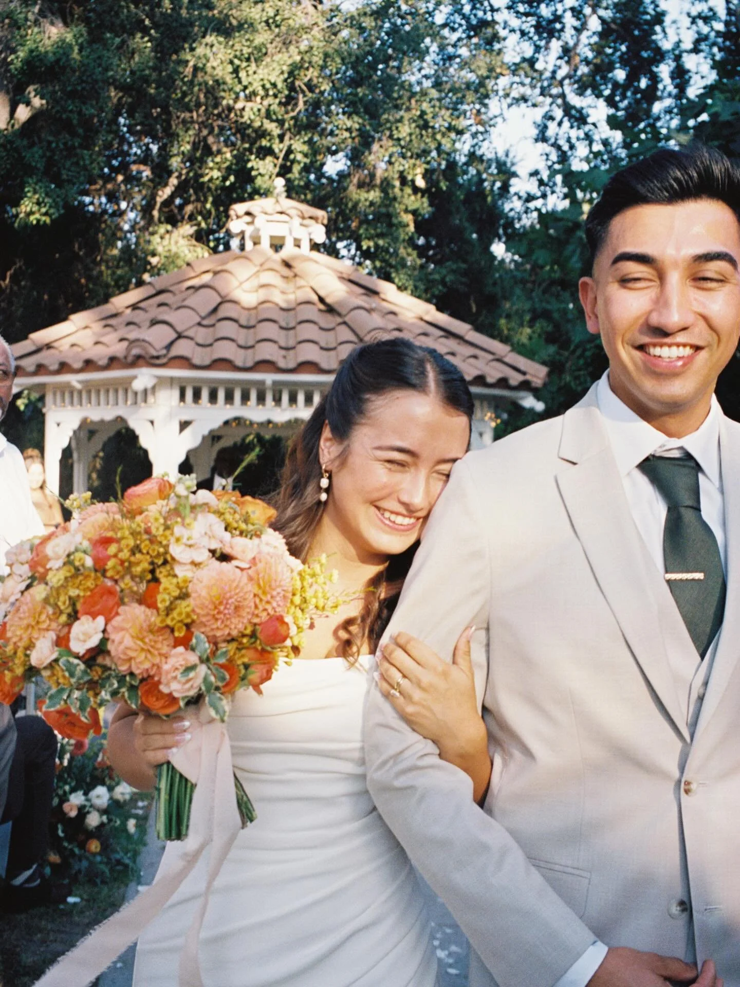 Julianna &amp; Andrew on film by the lovely @jjwilkinsphoto. I don&rsquo;t make hand-painted signs as often anymore but I still love taking it back to the basics and creating something completely by hand &mdash; 

#linenweddingsign #weddingonfilm #we