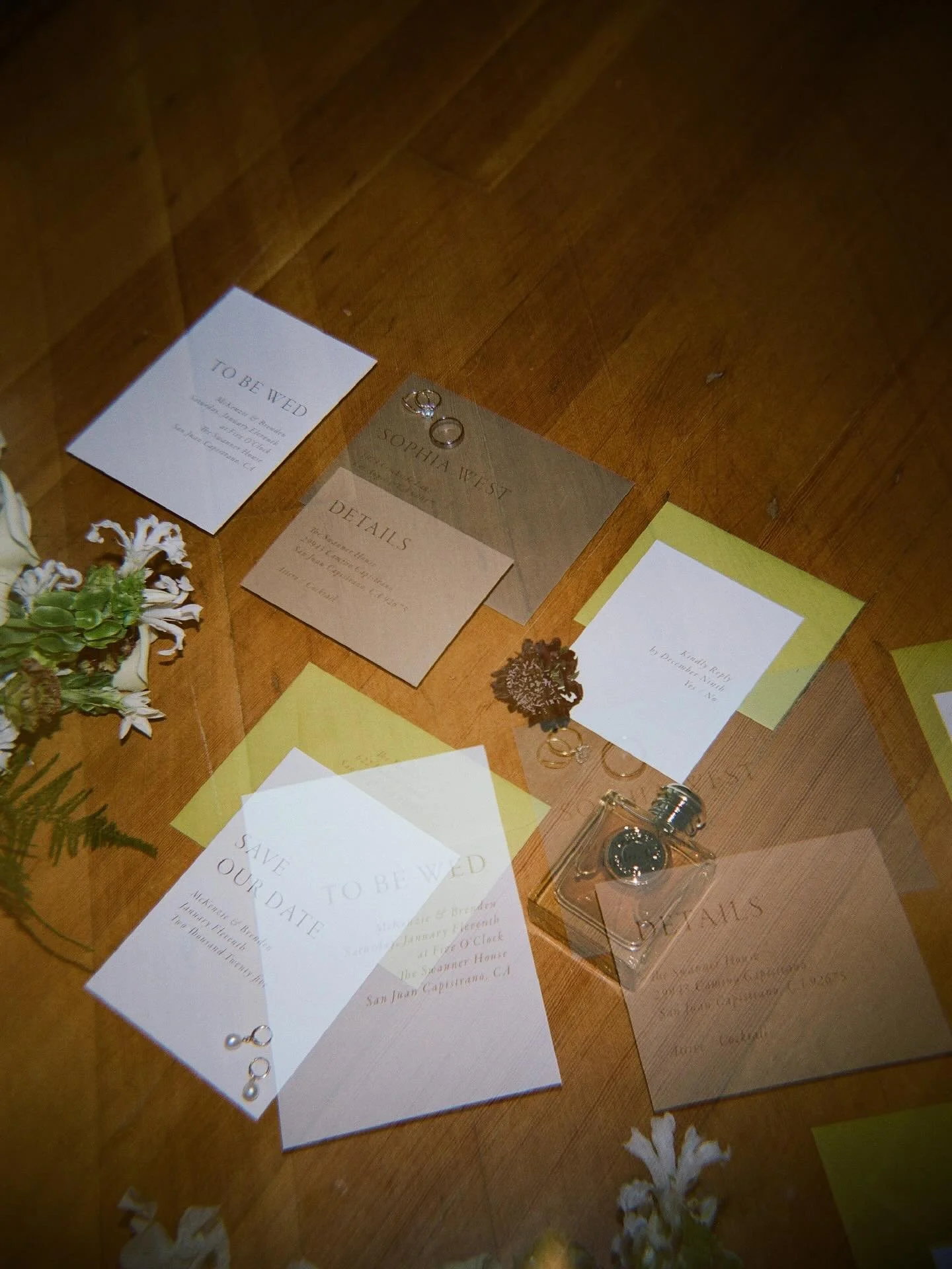 A moment for the stationery. I love adding a pop of color to make a minimal design come to life 🍐 &mdash;

Venue @theswannerhouse_1923 
Planner @reforme_collective
Photographer @melissa_stickney
Film Lab @richardphotolab
Florals @destinedtobeflorals